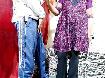 Amrozia's curvy convocation takes a rough pounding from bro-in-law's chitter