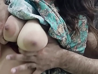 Desi Bhabhi Ki Mast Chudai: Nasir and Sobia Nasir get hot and heavy with each other