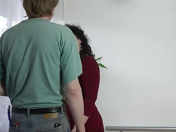 Await this bungler dark-haired chick in get someone's cards crave a sticky load