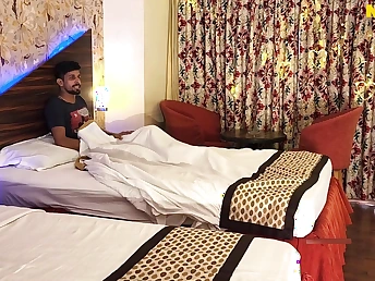 Spectator KAJAL BHABHI & Devar obtain ultra-kinky fro each other in a hot Desi pound-jamboree!