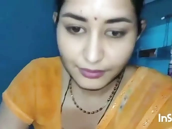 Indian wifey Lalita bhabhi gets her cootchie boinked by her husband's acquaintance