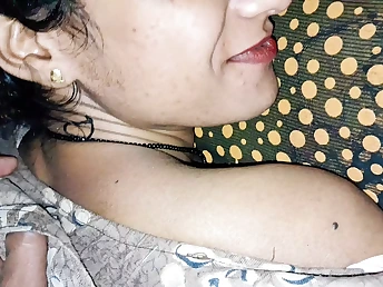 Step-sister in law-in-law gets her bhabhi's honeypot soaked in fluid in this super hot Indian audio