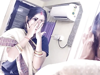 Bhabi, the Desi hotwife wifey, hankers for a deep dicking with Dewar's Bbc