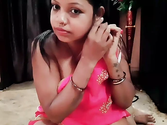 See Desi Housewife in Panties Have Joy with Herself in Super hot Solo Sesh