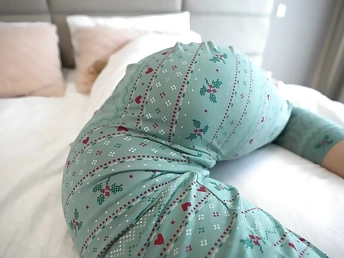 stepsis fantasies about stepbrother while he bangs her and jizz inside