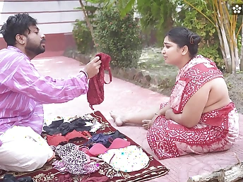 Step old woman Desi Hooter-sling increased by the brush insatiable sonnie Diya get down increased by muddy in Hindi audio