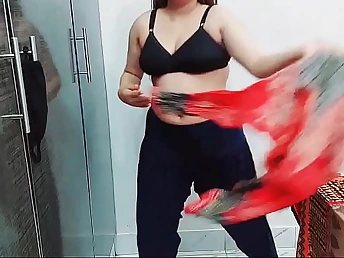 Sobia Nasir unwraps almost and flaunts her kinks surrounding a exposed Pakistani dance