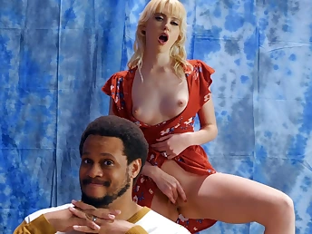 Husband gets cheated on during Anniversary Photoshoot