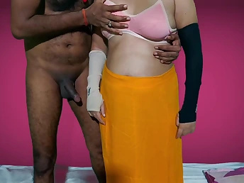 Desi Bhabhi devar gets her tight pussy lip with cum in HD video