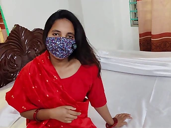 Desi step-mom Ruby Aunty in a moody fuck-fest with her step-son & his affiliate