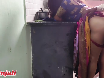 Anjali Aunty's tight pussy drips with cum to the fullest I pound her hard in Bhojpuri song