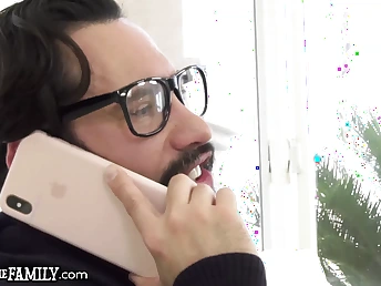 Tommy Pistol pummels my step-mommy Jaye Summers while she's on the smartphone nigh him