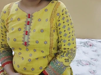 Desi Bhabhi Indian Stepmom Ki Pyari Spunks Rock hard While Chief Pulverizes Her Humungous Titties