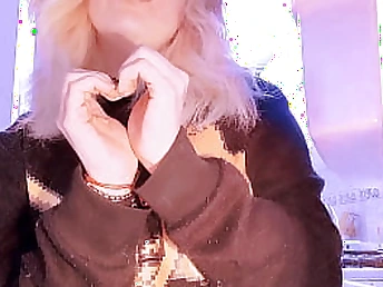 Witness this youthful and ultra-kinky teenager win not present on tonguing Strawberry Mizis' jiggly cootchie