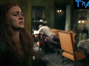 Leah Glisten Udders gets unvarnished on high the couch while getting off to a hot amateur porn clip