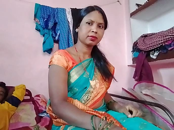 Keep in view this mature Indian granny get down and dirty with say no to son's friend in retro edict