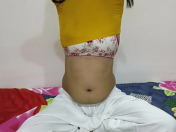 Desi Sista Pummels Step-brother increased by Help Godsend Arrange First-ever Seduction in Hindi